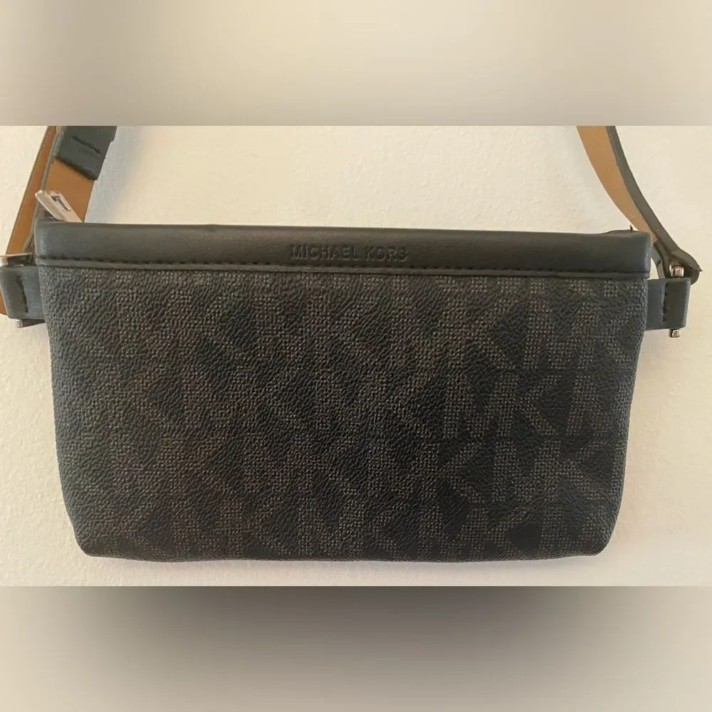 Michael Kors Logo Designer Leather Zip Black Belt Bag